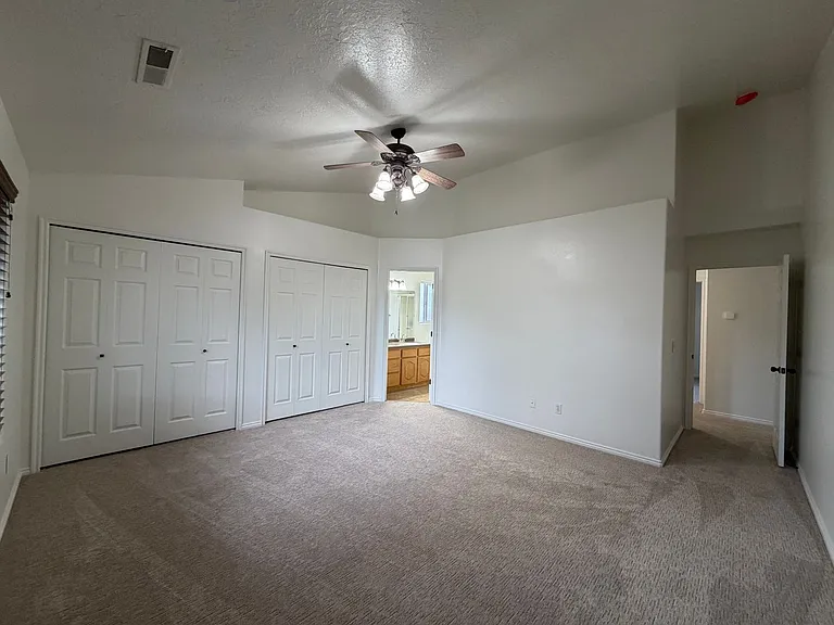 2325 E 350 N — Photo 15