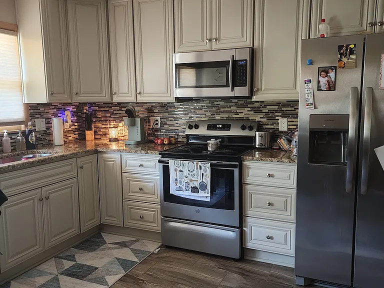 3027 S 83rd St #UPPER — Photo 22