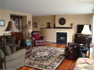 232 Popes Island Rd, Milford, CT 06461