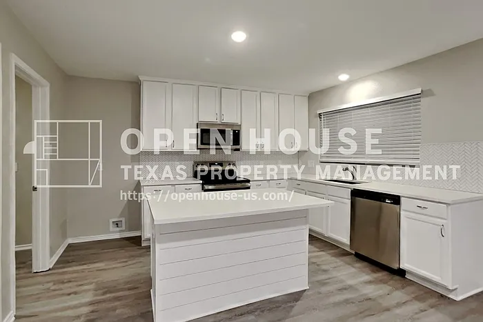 534 Hickory Ln — Photo 5