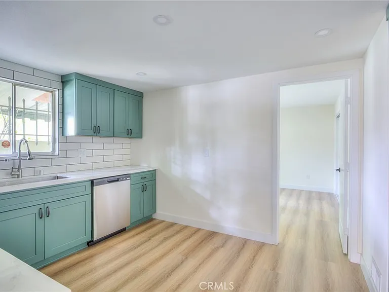 1032 S Golden W #A — Photo 7