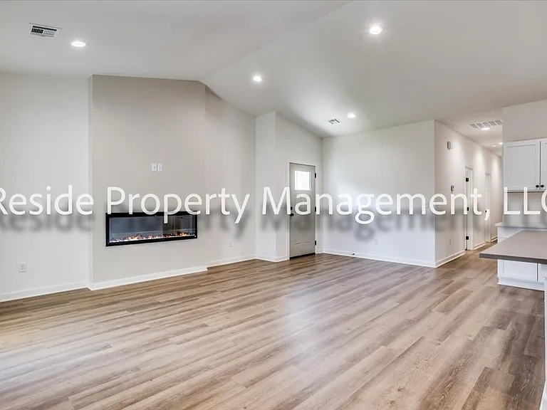 2142 N Melody Ct — Photo 6