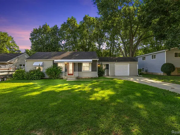 3440 Mills Acres St, Flint, MI 48506