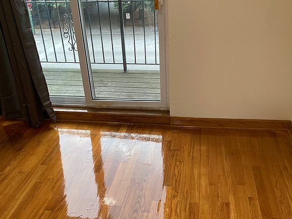 5th image of 1247 W Erie St APT 2