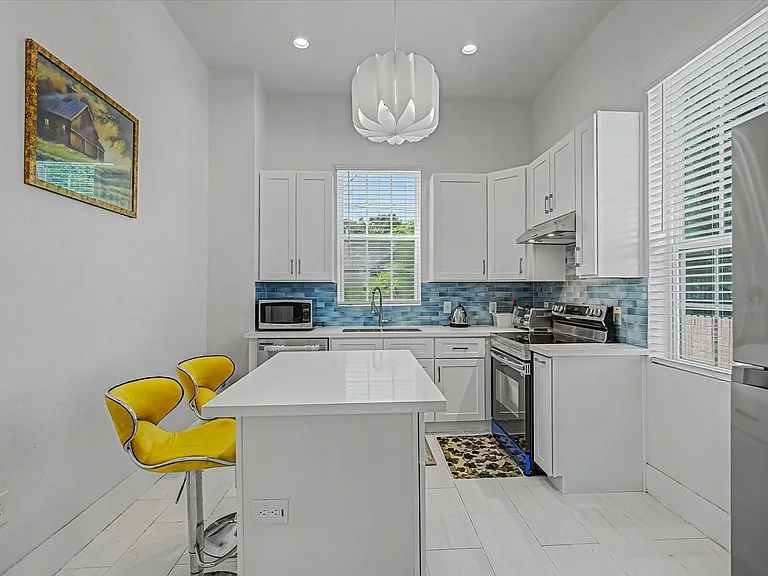 3519 Broadway St — Photo 7