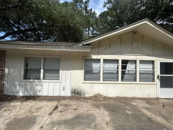 1806 S Elizabeth Ave, Kirbyville, TX 75956