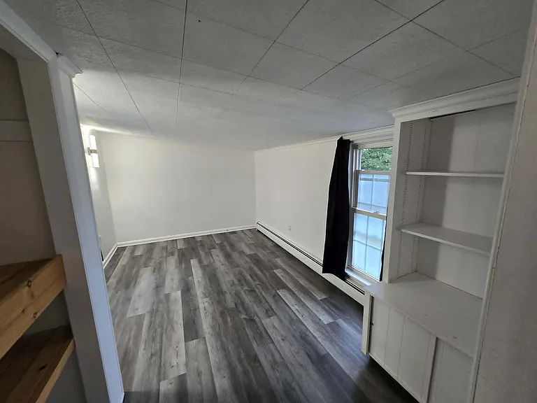567 Baltimore St — Photo 15