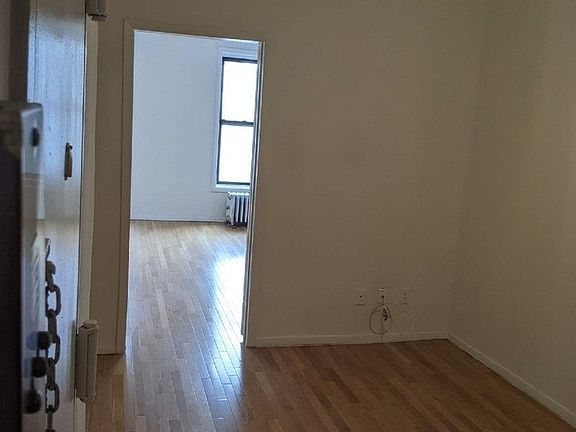 5th image of 630 10th Ave #4FS