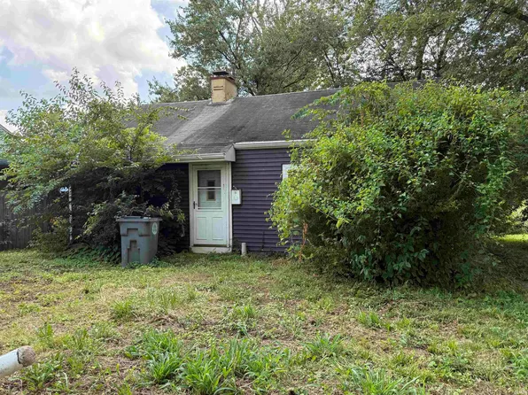 1525 SE Riverside Dr, Evansville, IN 47713