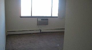 3rd image of 5306 N Cumberland Ave APT 515