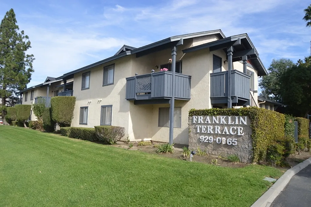 Franklin Terrace Apartments — Photo 1
