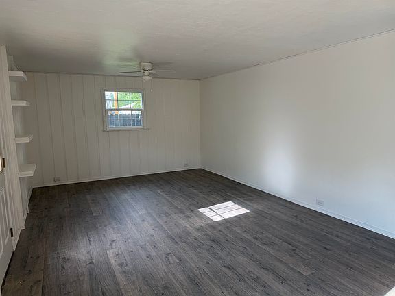 3rd image of 2108 E Elm Ave
