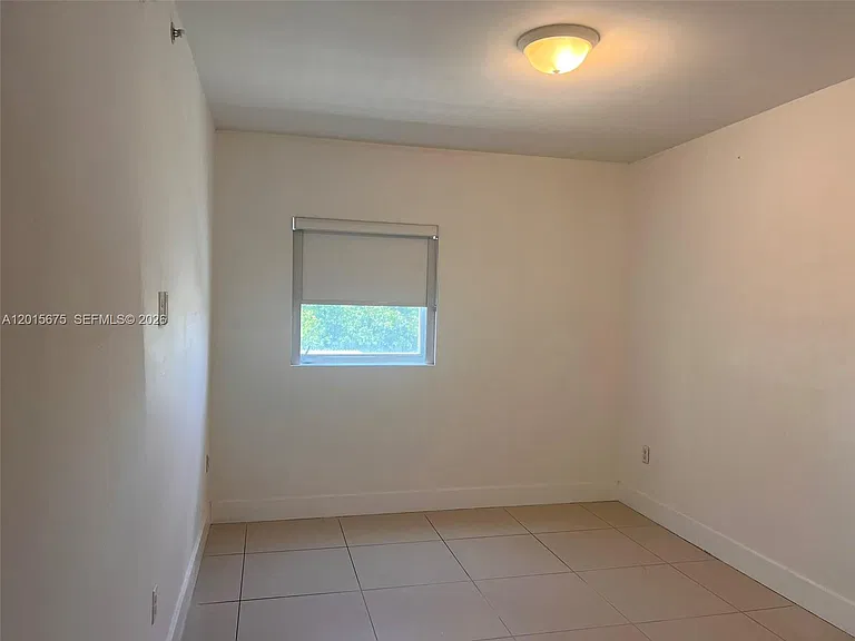 2300 NW 7th St #304 — Photo 7