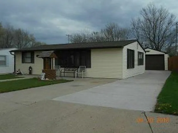 515 S Maple Ave, Hastings, NE 68901