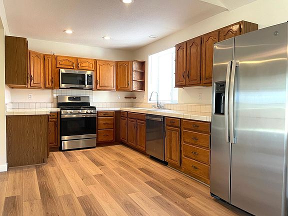 Kitchen with new Stainless steel appliances