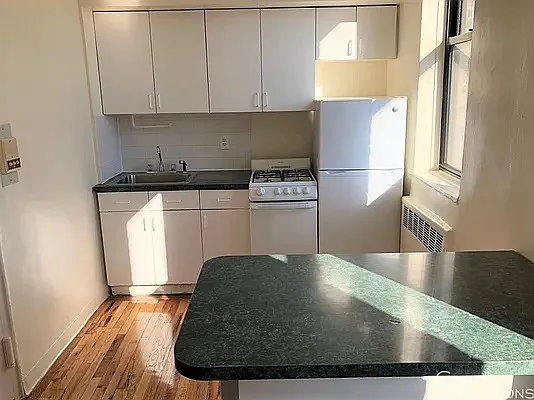 Rented by City Connections Realty | media 1