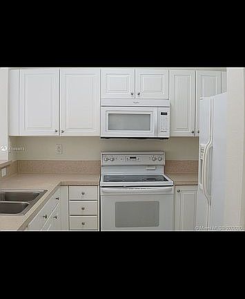 3rd image of 1720 NE 33rd Ave Unit 101-5
