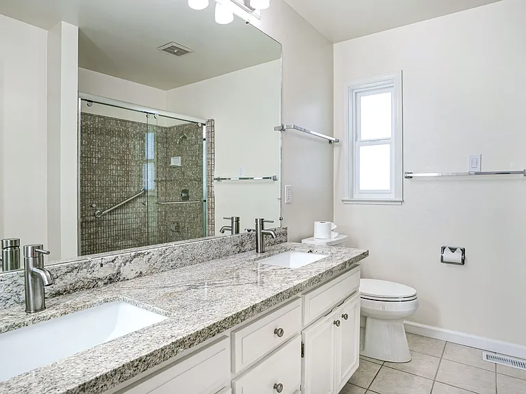 118 Van Buren Ct — Photo 15