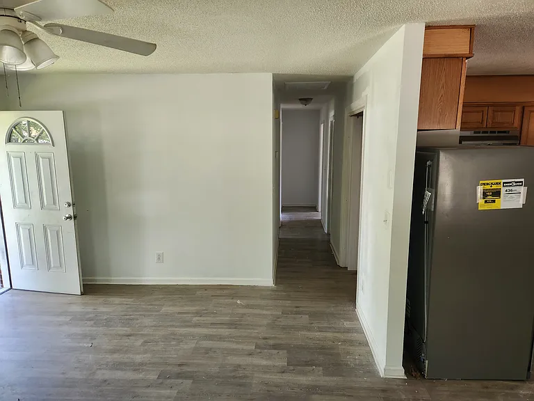 1800 Carver St — Photo 2