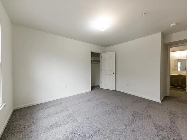 Brookmeade Apartments — Photo 16