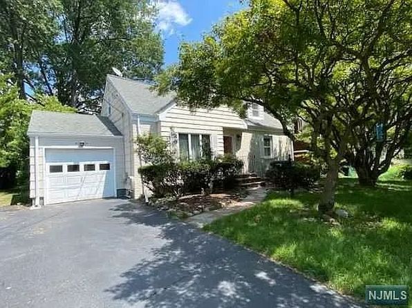 60 Greenway Rd