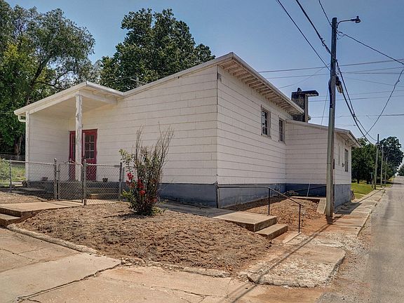 110 N McCanse St-1