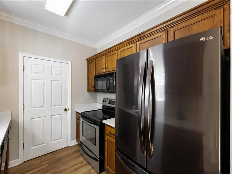 2271 Dewey Dr #J2 — Photo 28