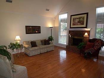 3rd image of 1750 Crosshaven Dr
