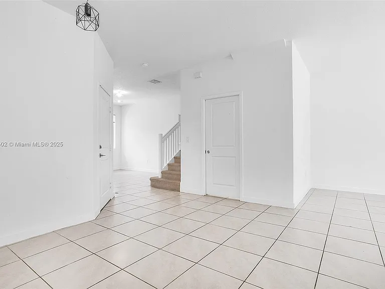 1363 NW 208th Ter — Photo 6