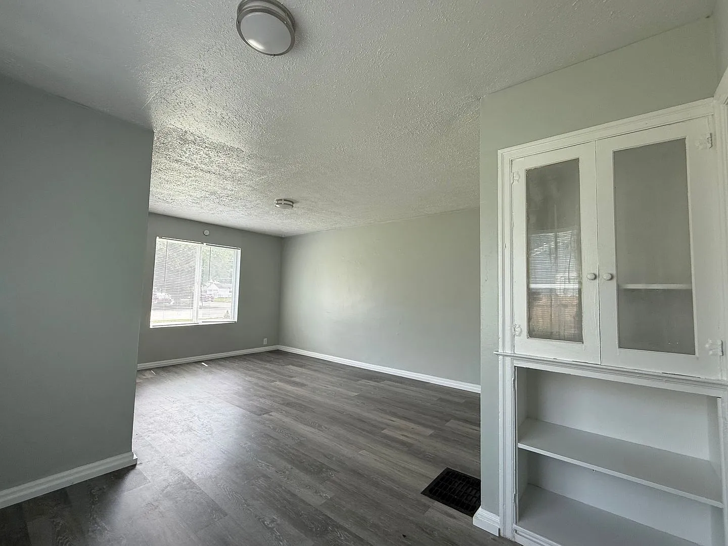 1 Bedroom, 1 Bathroom Duplex Apartment — Photo 4