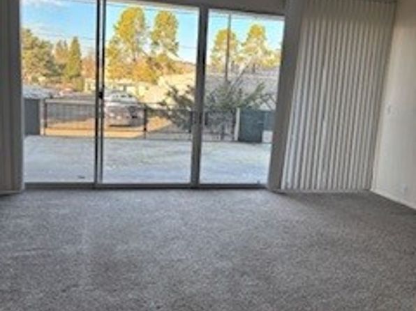 4265 NE Halsey St APT 105