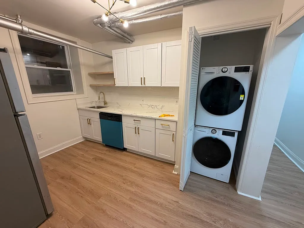 2 bed, $2,450 — Photo 2