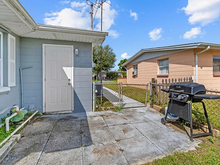 2159 Dixie Garden Loop — Photo 35