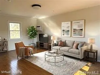 3 bed, 1066 sqft, $4,200 — Photo 4