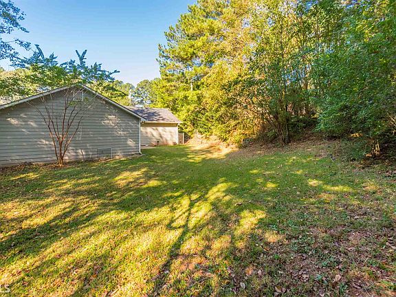 5th image of 1022 Providence Way
