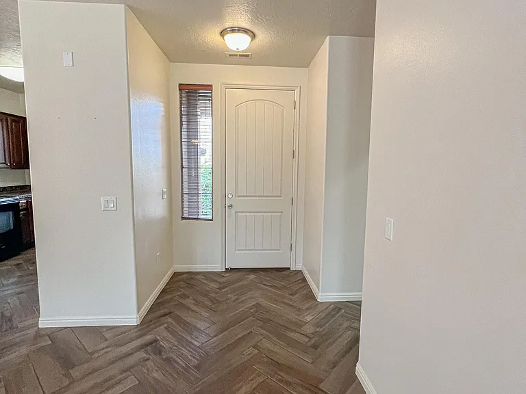 1775 N Overland Trails Dr — Photo 6