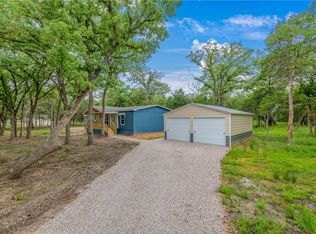 3284 Fm 1697, Ledbetter, TX 78946