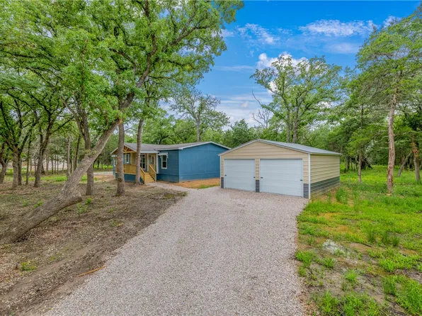 3284 Fm 1697, Ledbetter, TX 78946