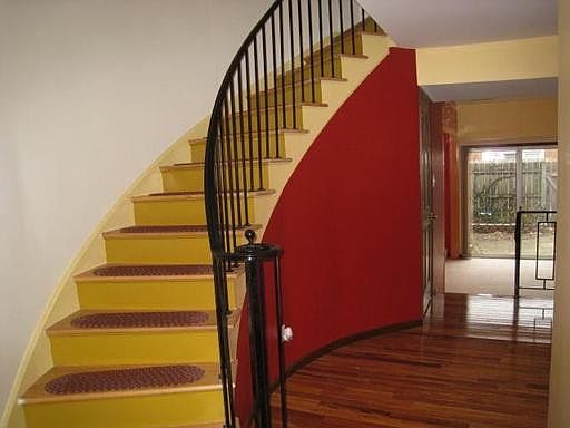 2nd image of 2829 Chateau Cir S
