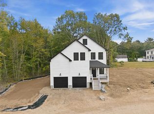 38 Elmwood St #4, Salisbury, MA 01952