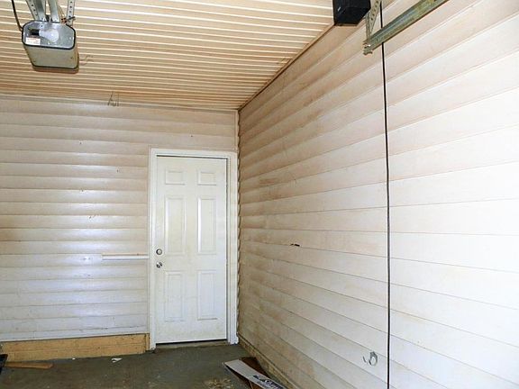 2nd image of 1216 Summit Ave