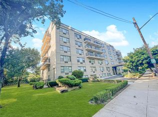 Woodview Condo, Staten Island, NY 10305