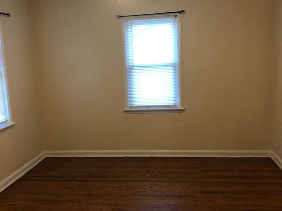 4th image of 7034 Manette Dr