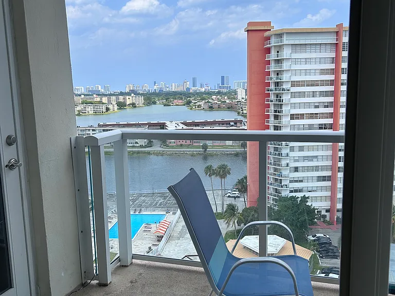 1301 Miami Gardens Dr #1421W — Photo 10