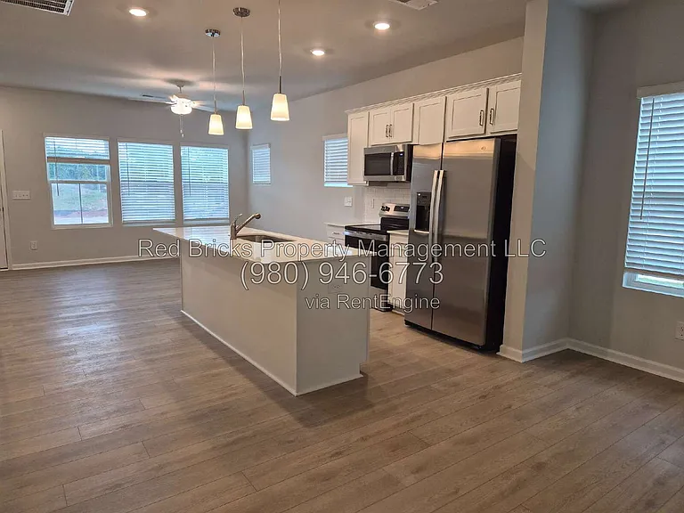 6510 Harlech St — Photo 6