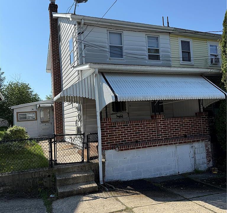 1st image of 10 E Ruddle St