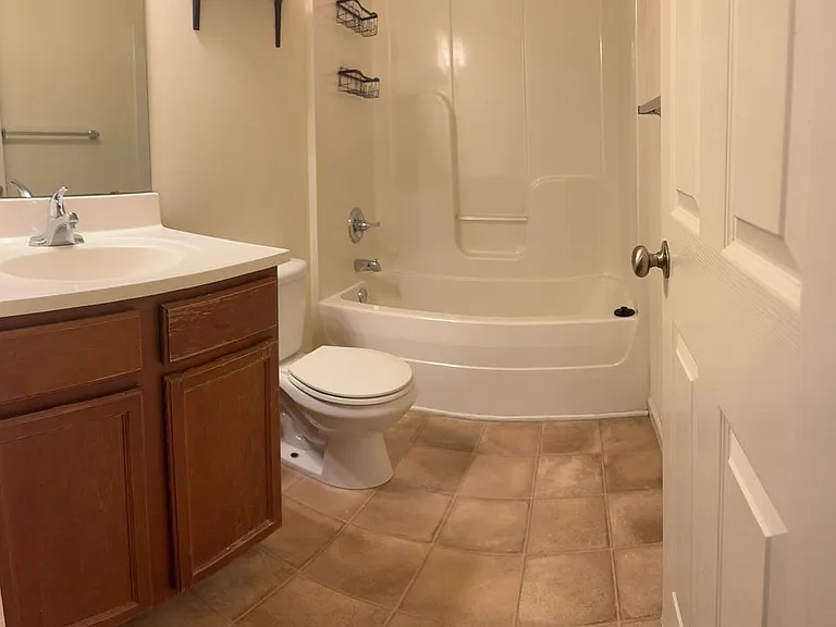 115 Corvette View Ct #B — Photo 12