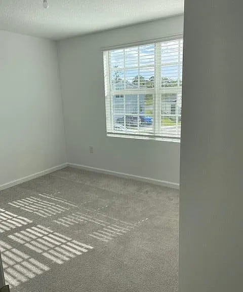 622 Papillon St SW — Photo 17