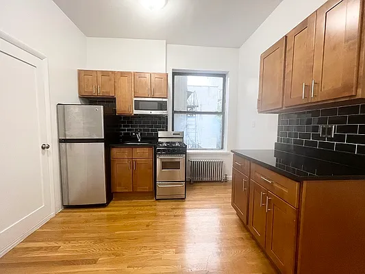 Rented by City Connections Realty | media 3