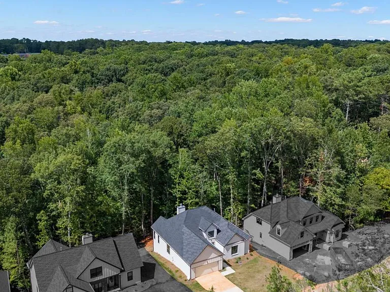 380 Ansley Dr — Photo 28